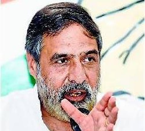 சதாசிவத்தை ஆளுநராக நியமிப்பது ஏன்?: காங்கிரஸ் கேள்வி