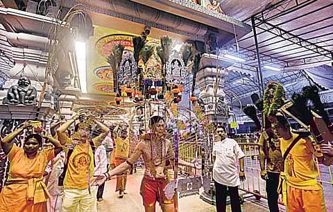 சிங்கப்பூரில் செழிக்கும் இந்துக் கோயில்கள்: சிங்கப்பூர் இந்து அறக்கட்டளை வாரியத் தலைவர் ஆர்.ஜெயச்சந்திரன் நேர்காணல்