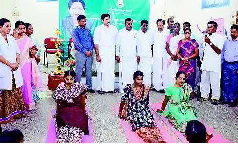 மகப்பேறு மருத்துவமனைகளில் கர்ப்பிணிகளுக்கு யோகா பயிற்சி: சென்னை மாநகராட்சி நடவடிக்கை
