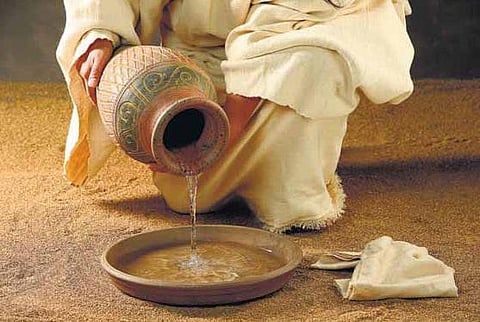 விவிலியச் சிந்தனை: பாதம் கழுவிய பிதாமகன்