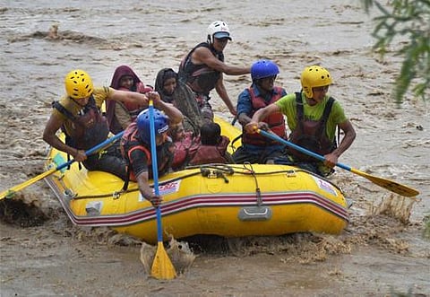 ஜம்மு - காஷ்மீரில் கனமழை: ஜீலம் நதி வெள்ளப் பெருக்கில் சிக்கி 14 பேர் பலி