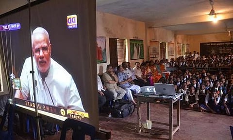 நாம் நல்ல ஆசிரியர்களை உலகுக்கு அளிக்க வேண்டும்: மாணவர்களிடம் மோடி விருப்பம்