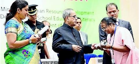 தகுதிவாய்ந்த ஆசிரியர்கள் தேவை: பிரணாப் முகர்ஜி: 357 பேருக்கு தேசிய நல்லாசிரியர் விருது