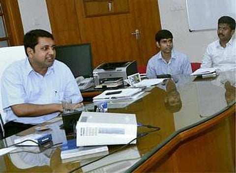 வாரம் ஒரு முறை அலுவலகத்துக்கு நடந்தே செல்லும் மாவட்ட ஆட்சியர்