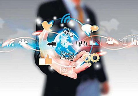 முகநூல் காட்டும் முகம்