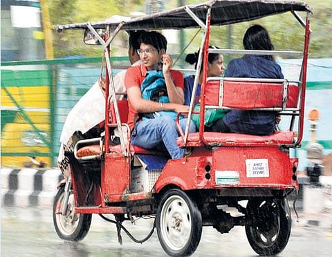 இ- ரிக் ஷாக்களுக்கு நிரந்தரத் தடை: டெல்லி உயர் நீதிமன்றம் உத்தரவு