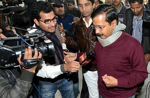 பாஜக பேரம்: ஆளுநரிடம் வீடியோ ஆதாரத்தை அளித்தார் கேஜ்ரிவால்