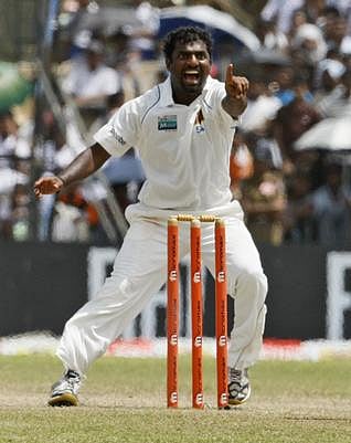 பேட்ஸ்மென்களை பவுல்டு செய்வதை குறிக்கோளாகக் கொண்ட முரளிதரன்: பிரசன்னா அலசல்