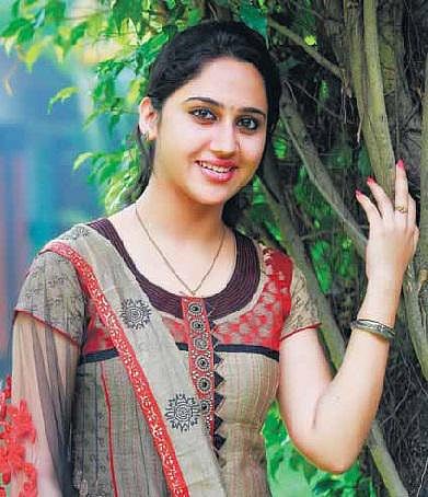 மியாவைத் தேடிவரும் கல்லூரி!: மியா பேட்டி