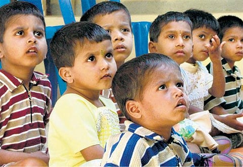 தமிழகத்தில் அடையாள ஆவணங்களுக்காக ஏங்கும் ஆதரவற்ற குழந்தைகள்