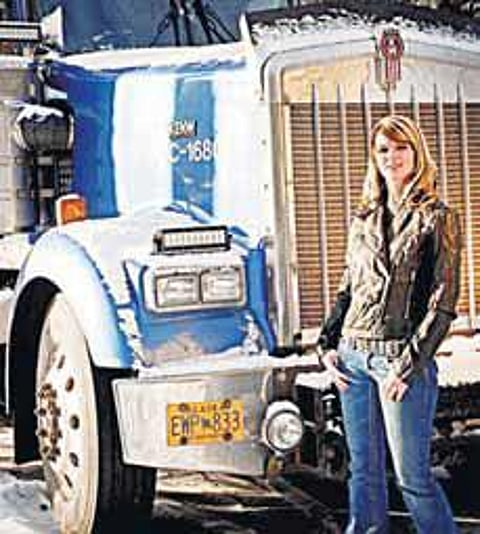 ஆபத்தான சாலைகளில் சாகசப் பயணம்!