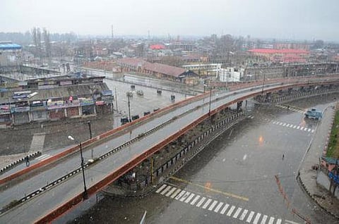 13 நாட்களுக்குப் பிறகு ஜம்மு-ஸ்ரீநகர் தேசிய நெடுஞ்சாலை திறப்பு