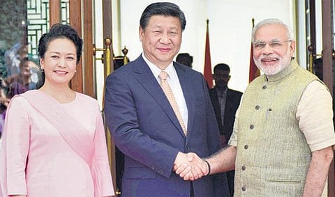 3 நாள் பயணமாக இந்தியா வந்துள்ள சீன அதிபருக்கு உற்சாக வரவேற்பு: மூன்று ஒப்பந்தங்கள் கையெழுத்து