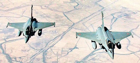 இராக்கில் ஐஎஸ் தீவிரவாதிகள் மீது தரைவழி தாக்குதல் நடத்த திட்டம்: அனுமதி அளிப்பாரா ஒபாமா?