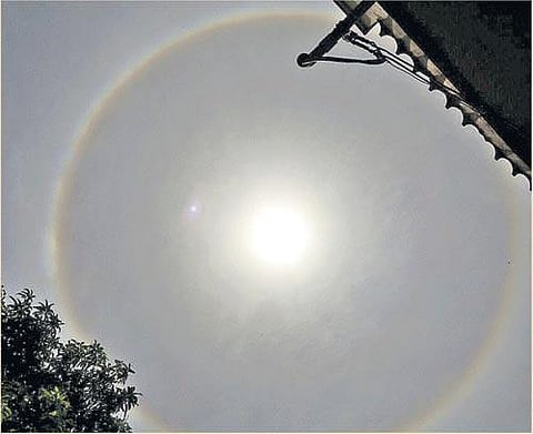 சூரியனைச் சுற்றி கருவளையம்: வானில் ஓர் அதிசயம்