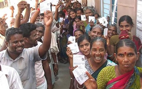 உள்ளாட்சி இடைத்தேர்தல் வாக்குப்பதிவு தொடங்கியது: 530 பதவிகளுக்கு 1,486 பேர் போட்டி