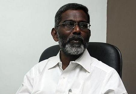 பாஸ்போர்ட் முடக்கத்தை எதிர்த்து வழக்கு தொடர உதயகுமார் திட்டம்