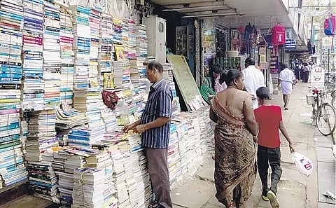 வீடில்லா புத்தகங்கள் 1 - புயலின் கண்