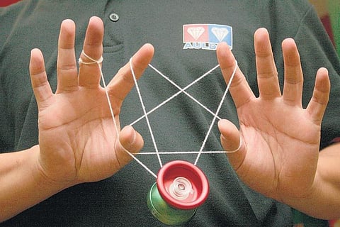 தூக்கிப் போட்டுப்பிடி யோ-யோ பாய்ஸ்