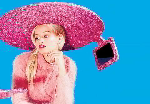 செல்ஃபீ தொப்ப செல்ஃபீ காமிரா!