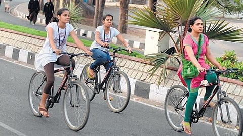 றெக்கைகட்டி பறக்கும் சைக்கிள்