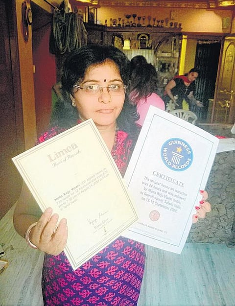 வளைகரங்களில் வானவில் மருதாணி