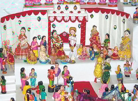 கொலு கோலாகலம்: வாழ்க்கையைச் சொல்லும் கொலு