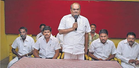 கொங்கு நாடு ஜனநாயக கட்சியில் பிளவு: புதிய கட்சி தொடங்குவதாக நிர்வாகிகள் அறிவிப்பு