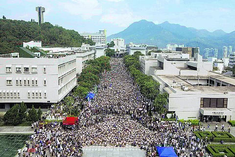 ஹாங்காங்குக்கு நிர்வாக சுயாட்சி: சீன கட்டுப்பாட்டை எதிர்த்து மாணவர்கள் போராட்டம்