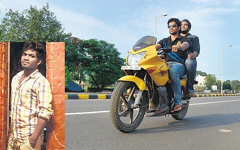 ஸ்டிக்கர் ஒட்டு, பைக் ஓட்டு