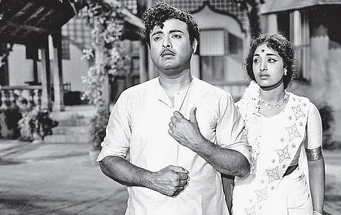 நிலவே கேள் என் கதையை