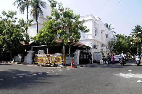 ஜெ. வழக்கு தீர்ப்பு எதிரொலி: கோபாலபுரம் கருணாநிதி வீட்டு எதிரே அதிமுக - திமுகவினர் மோதல்