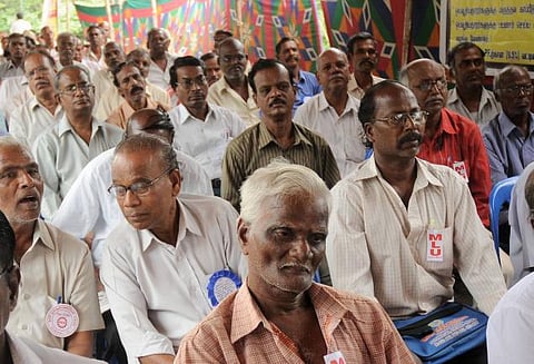 ஒரே மாதத்தில் ஒரு லட்சம் பேர் நீக்கம்: முதியோர் உதவித்தொகை பெற தகுதியானவர் யார்?