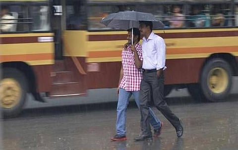 தமிழகத்தில் ஒரு சில இடங்களில் இன்று மழை பெய்ய வாய்ப்பு