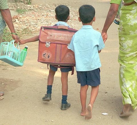 தமிழின் மரணப் பயணம் தொடங்கிவிட்டதா?