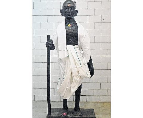 மனிதன் என்பவன் தெய்வமாகலாம்: ஈரோடு காந்தி கோயிலில் கோலாகலம்