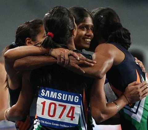 4X400மீ. ரிலே: இந்திய மகளிர் அணி தங்கம் வென்றது