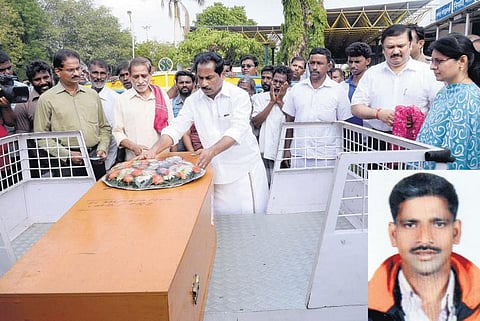 கத்தாரில் சுட்டுக்கொல்லப்பட்ட தமிழக மீனவர் உடல் திருச்சி வந்தது