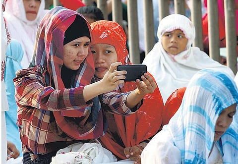 ஹஜ் பயணத்தில் ‘செல்பி’: பெருகும் ஆதரவும் சர்ச்சைகளும்: இணையத்தில் விவாதம்