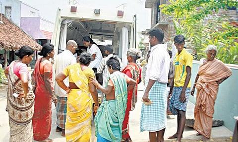 50-க்கும் மேற்பட்டோர் பாதிப்பு: காஞ்சி அருகே பரவும் மர்மக்காய்ச்சல் - சாதாரண காய்ச்சல் என சுகாதாரத்துறை விளக்கம்