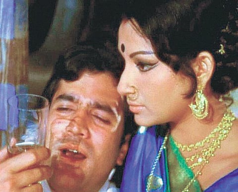 படகோட்டியே படகைக் கவிழ்த்துவிட்டால்?