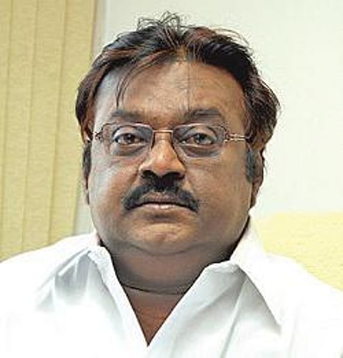 தேமுதிக மாவட்ட செயலாளர்களுடன் விஜயகாந்த் ஆலோசனை