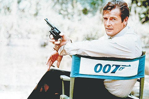 ரோஜர் மூர் 10