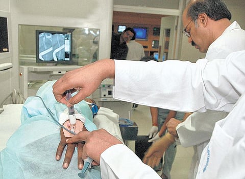 மனித வடிவக்கிழங்கும், சிரிப்பூட்டும் வாயுவும்- மயக்க மருந்து கண்டுபிடிக்கப்பட்ட வரலாறு