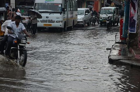 தமிழகத்தில் வடகிழக்கு பருவமழை தொடங்கியது: வானிலை ஆய்வு மையம் தகவல்