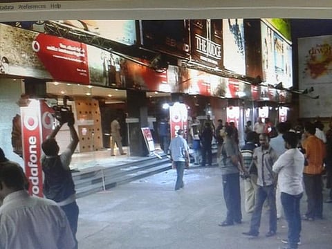 கத்தி வெளியாவது சந்தேகம்: எதிர்ப்பு போராட்டம் தீவிரம்