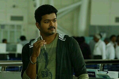 கேரளாவில் கத்தி கொண்டாட்டத்தில் ரசிகர் மரணம்: நடிகர் விஜய் இரங்கல்