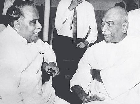 யார் தலைசிறந்த முதல்வர்?