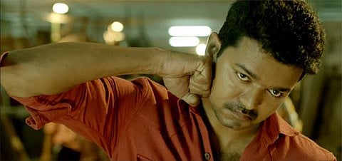 2ஜி-யை விமர்சித்த கத்தி: விஜய், முருகதாஸ் மீது அவதூறு வழக்கு