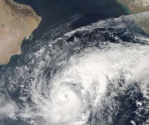 நிலோஃபர் புயல் அபாயம்: பாகிஸ்தானில் முன்னெச்சரிக்கை